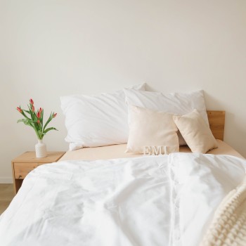 emi_liora_feher_pamutszaten_agynemuhuzat