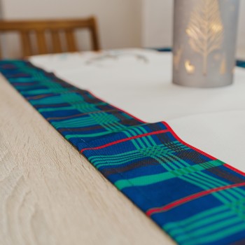 emi_joy_karacsnyi_asztalterito