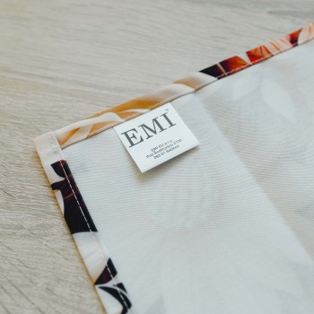 emi_soraya_asztalterito