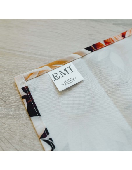 emi_soraya_asztalterito