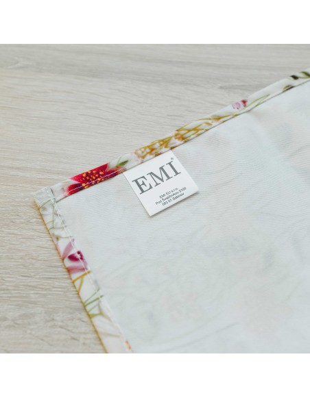 emi_aurelia_asztalterito