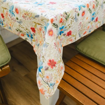 emi_aurelia_asztalterito