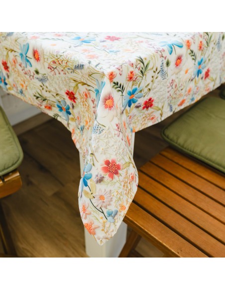 emi_aurelia_asztalterito