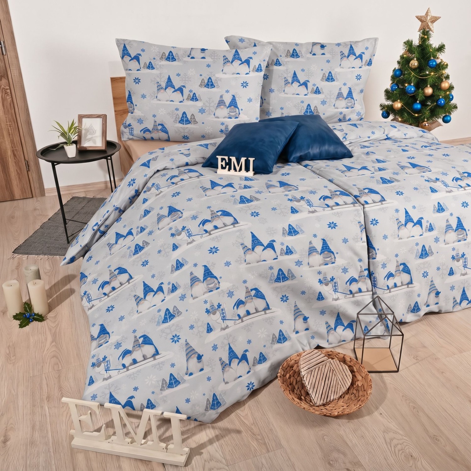 karacsonyi_agynemu_buddy_blue_emi