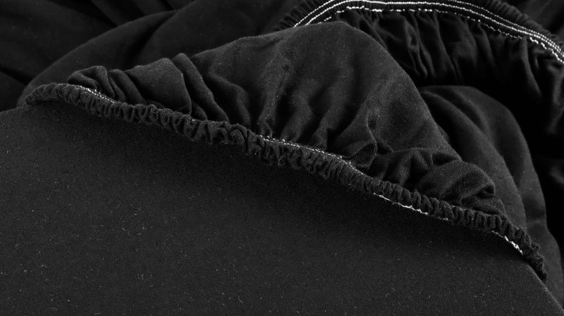 EMI_Jersey_fekete_szinu_gumis_lepedo