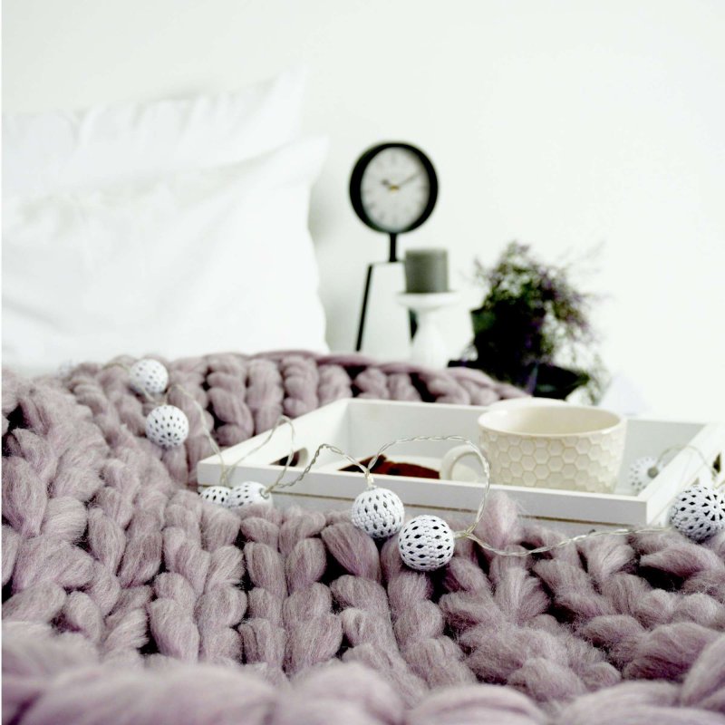 EMI_szurke_kotott_takaro