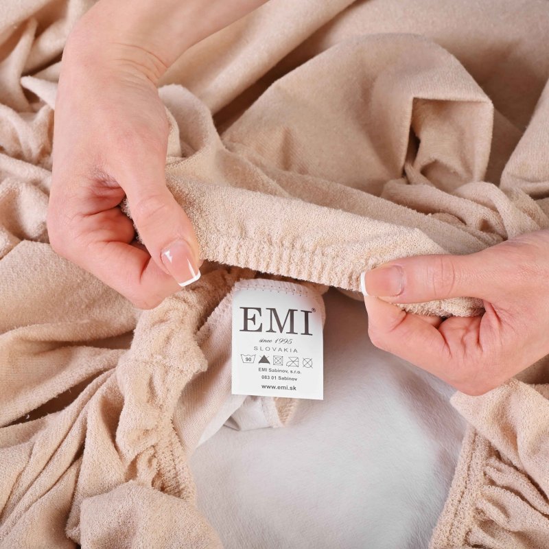 nepremokava_plachta_s_gumickou