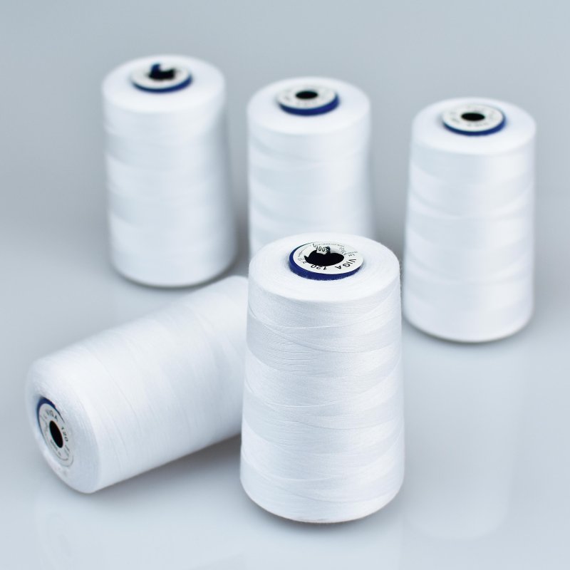 fehér poliészter cérna kézi és gépi varráshoz