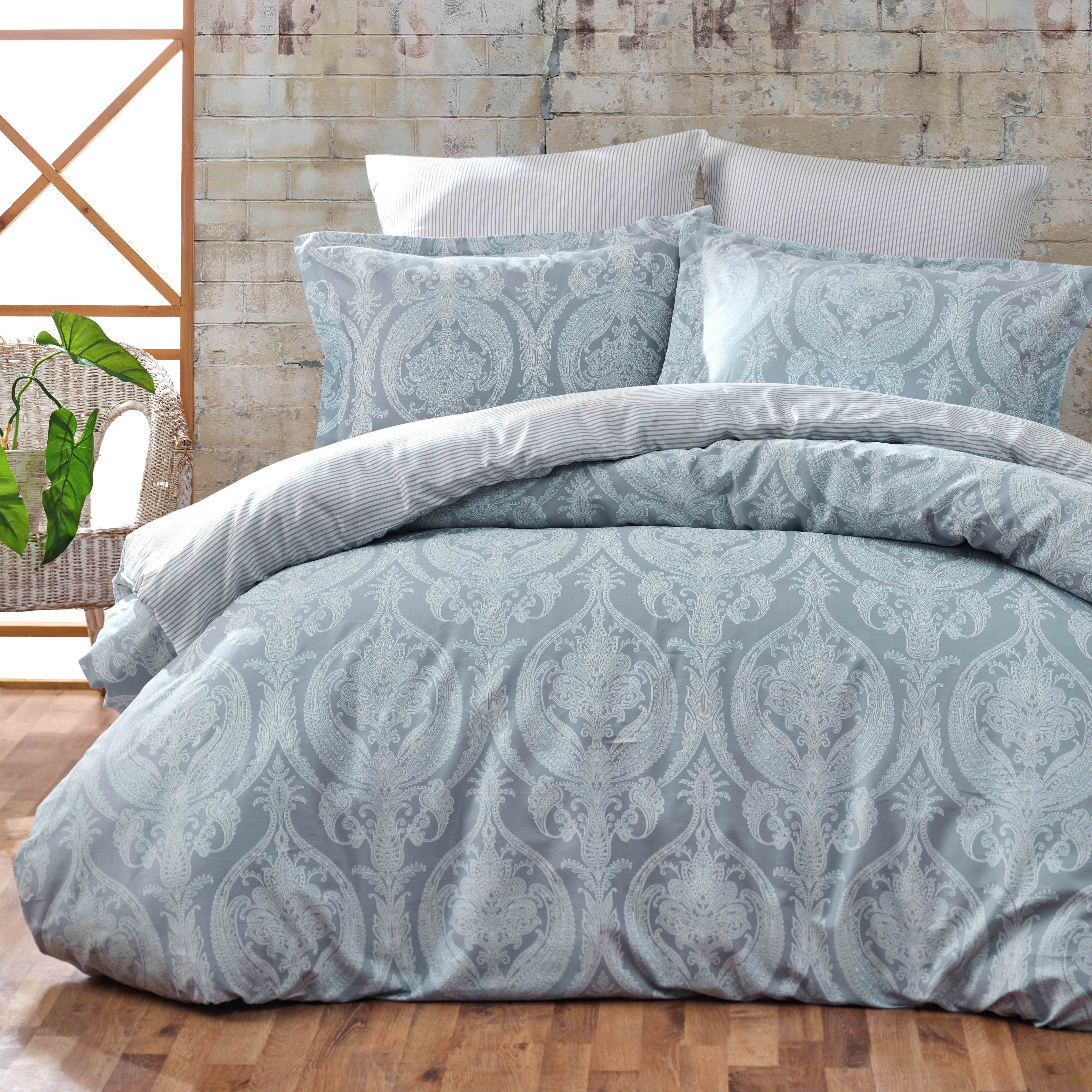 satenove_obliecky_beneton_emi