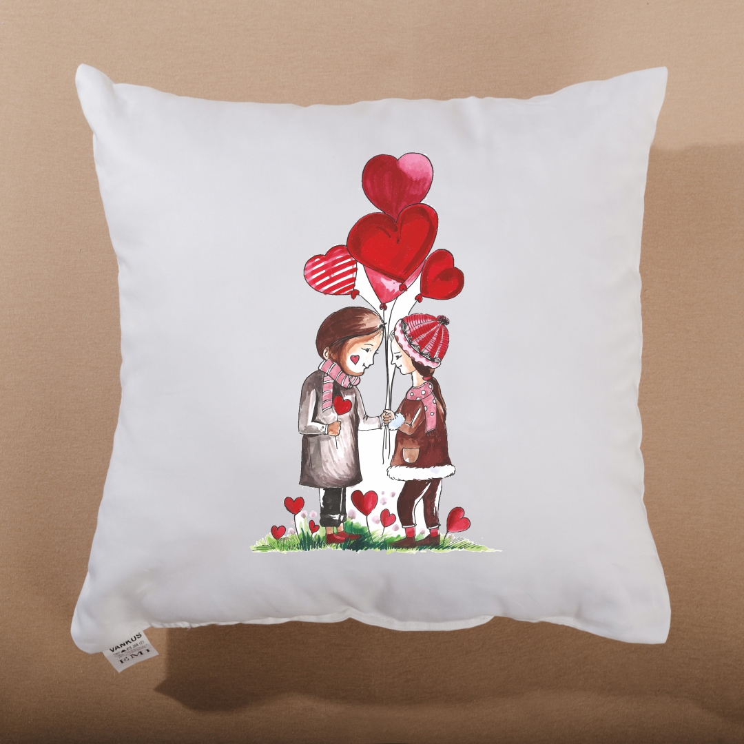 dekorativny_vankus_first_love_emi